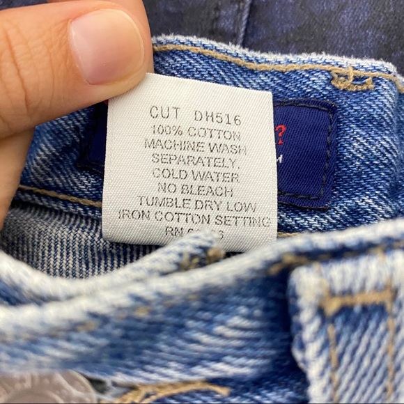 Vintage Guess High Waisted Mom Jeans - Picture 13 of 16